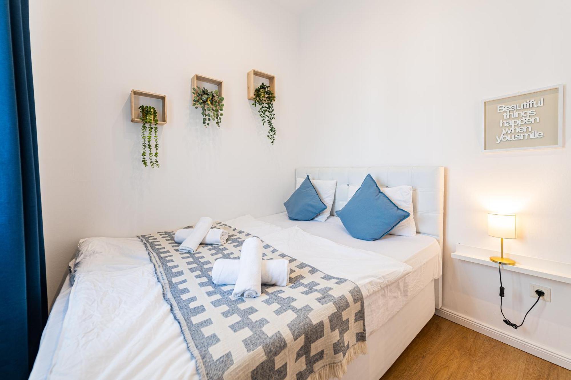 Apartment With Balcony Near Augarten Wenen Buitenkant foto
